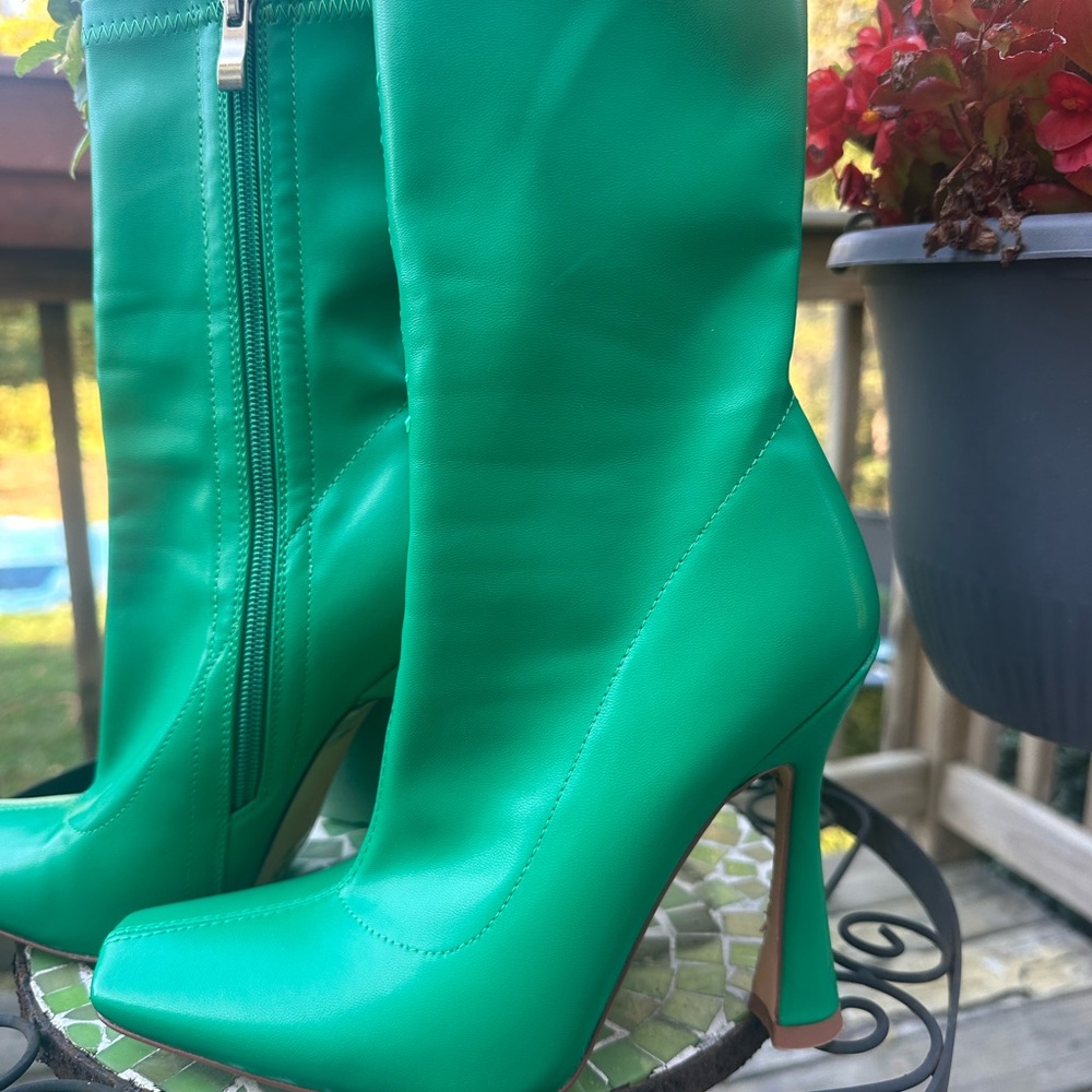 Azalea Wang green boots